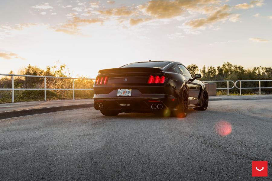  Shelby GT350 on Vossen Wheels (VFS-10) 2018 года  (фото 11 из 13)